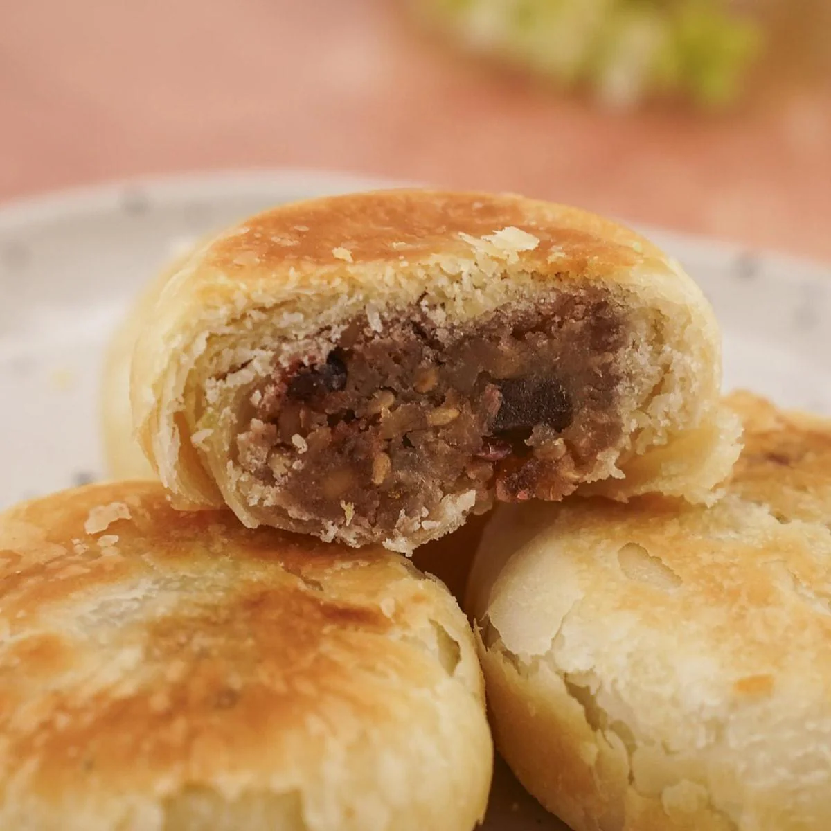 Dao Xiang Cun Golden Su-Style Mooncakes 400g - Image 4